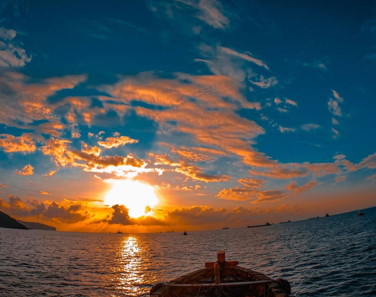 Bình minh trên biển Cù Lao Xanh