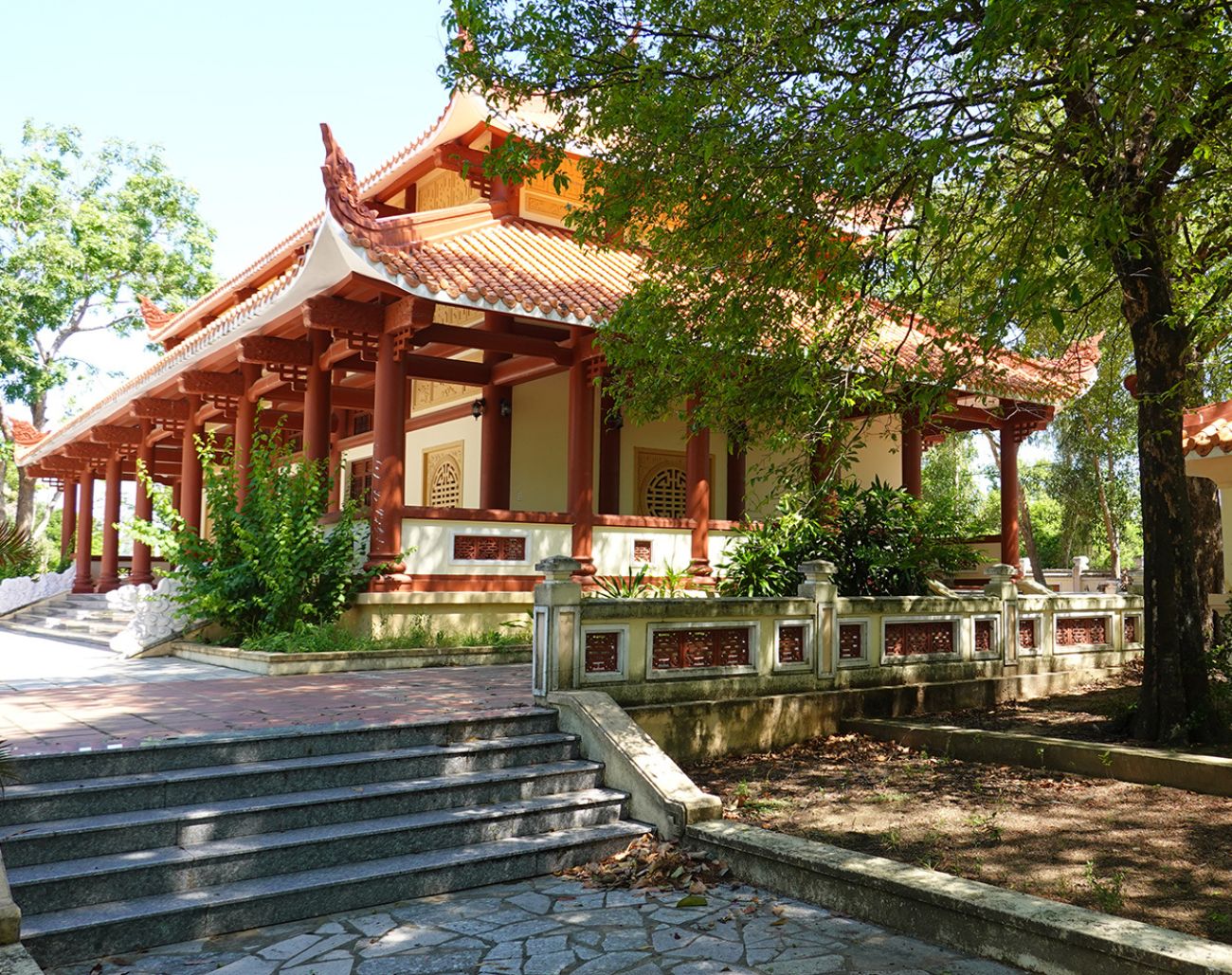 Đền thờ Tây Sơn Tam Kiệt tại bảo tàng Quang Trung