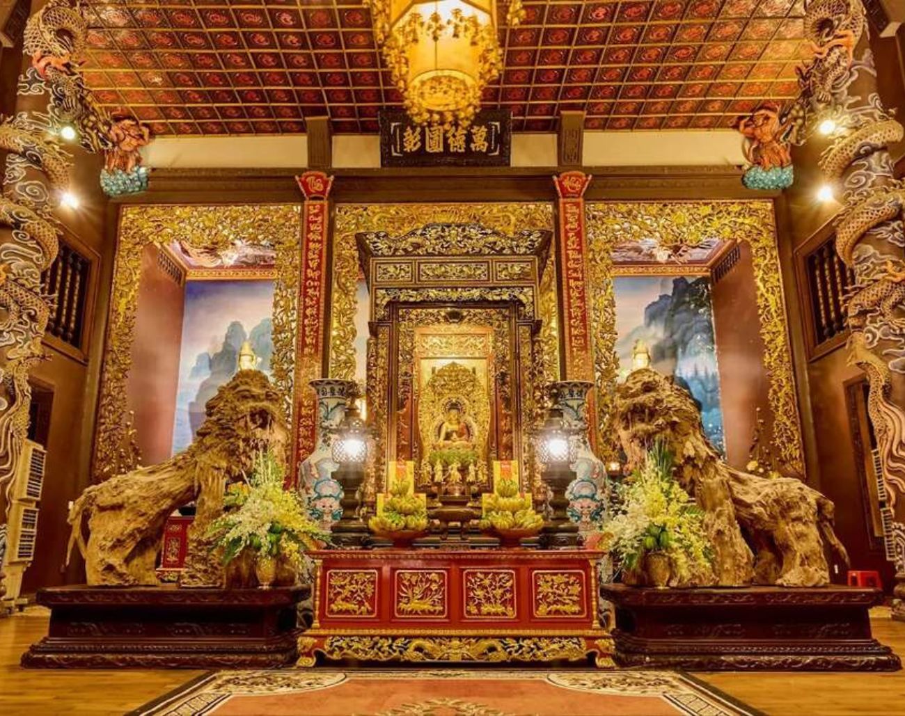 Khu vực thờ xá lợi Phật tại Chùa Thiên Hưng Bình Định