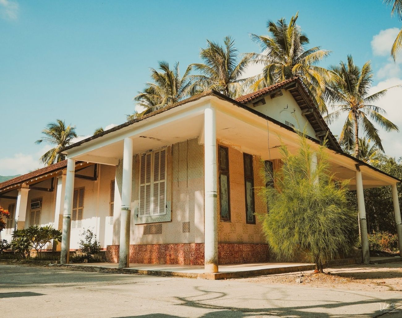 Kiến trúc cổ Pháp tại Làng Phong Quy Hòa