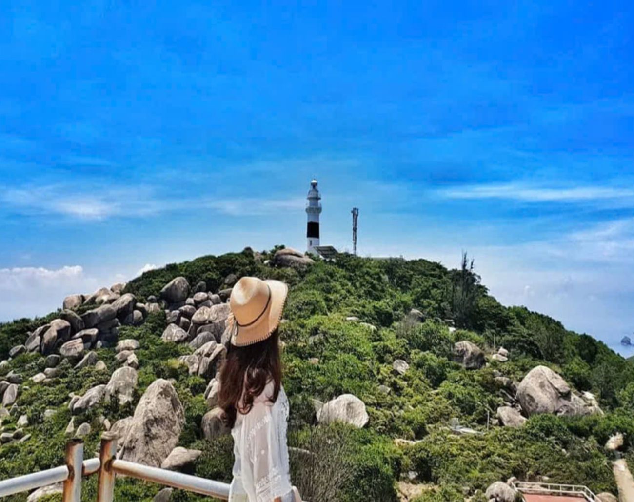 Ngọn hải đăng Cù Lao Xanh hơn 100 năm tuổi