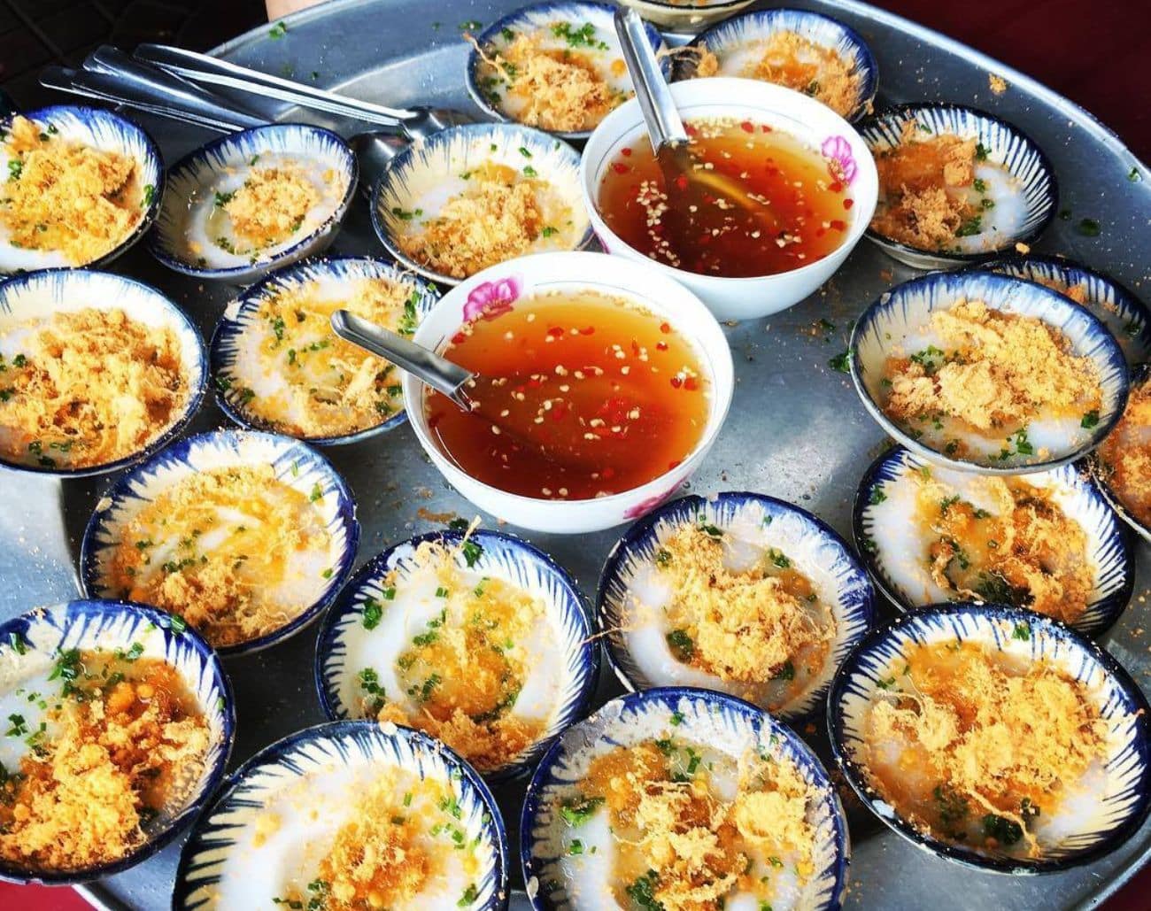 Nước mắm chan bánh bèo chén đậm đà kiểu Quy Nhơn