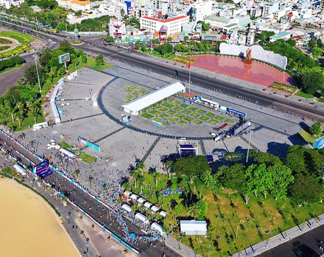 Quảng Trường Nguyễn Tất Thành Quy Nhơn Nhìn Từ Trên Cao