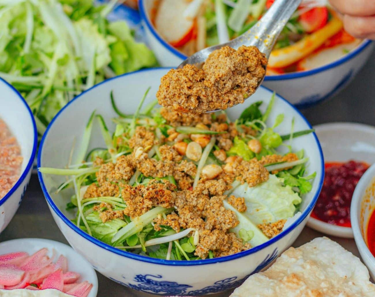 Rau sống ăn kèm bún rạm Phù Mỹ - Tăng vị tươi mát cho món ăn