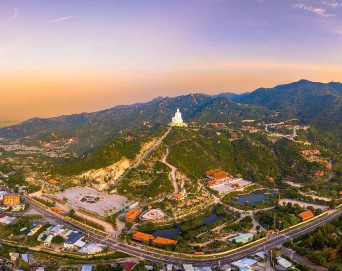 Chùa Ông Núi – Ngôi chùa linh thiêng với tượng Phật khổng lồ