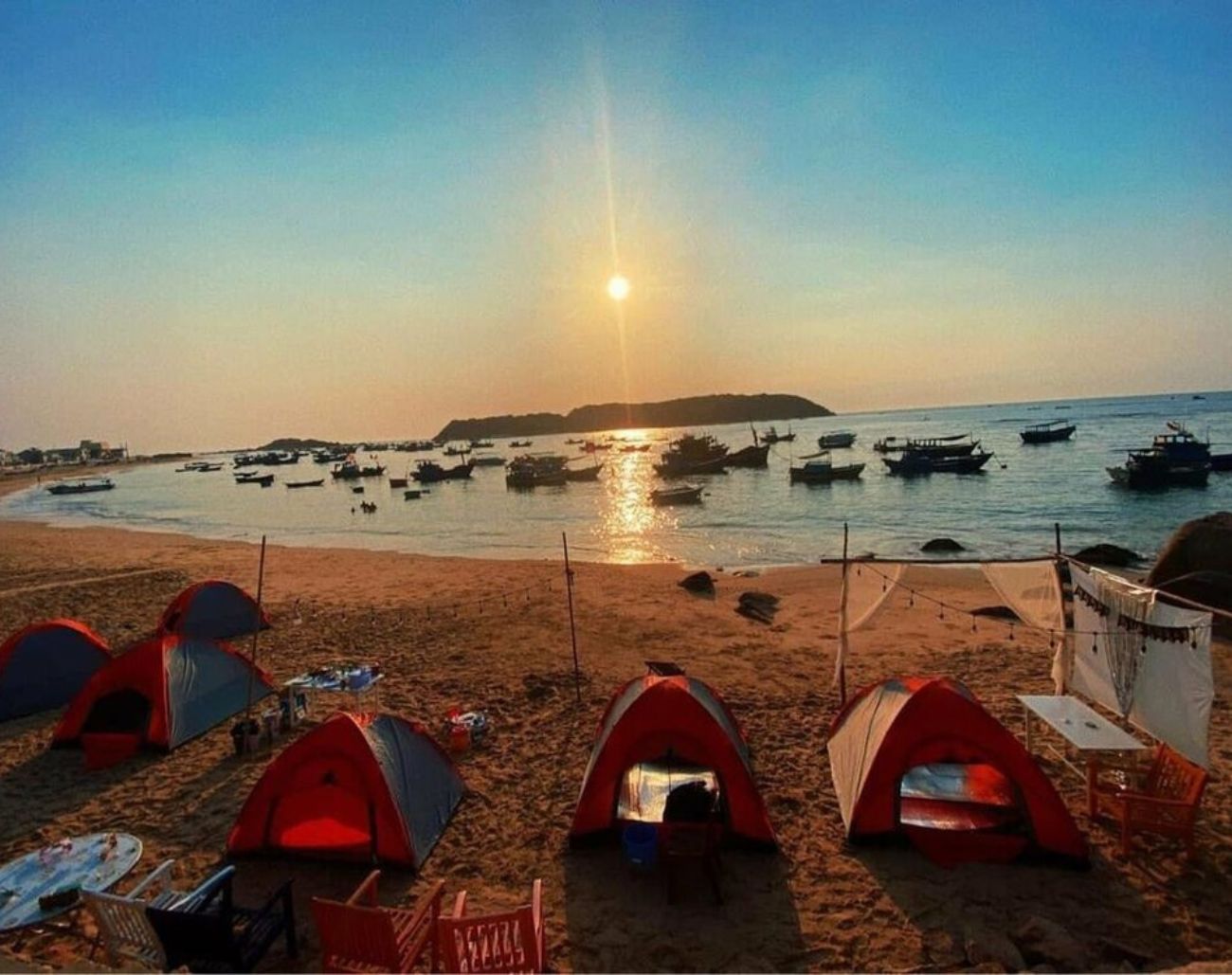 Vịnh biển Hòn Khô lúc hoàng hôn