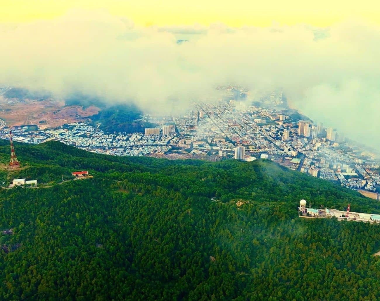 Bình minh trên Núi Vũng Chua – điểm săn mây lý tưởng ở Quy Nhơn